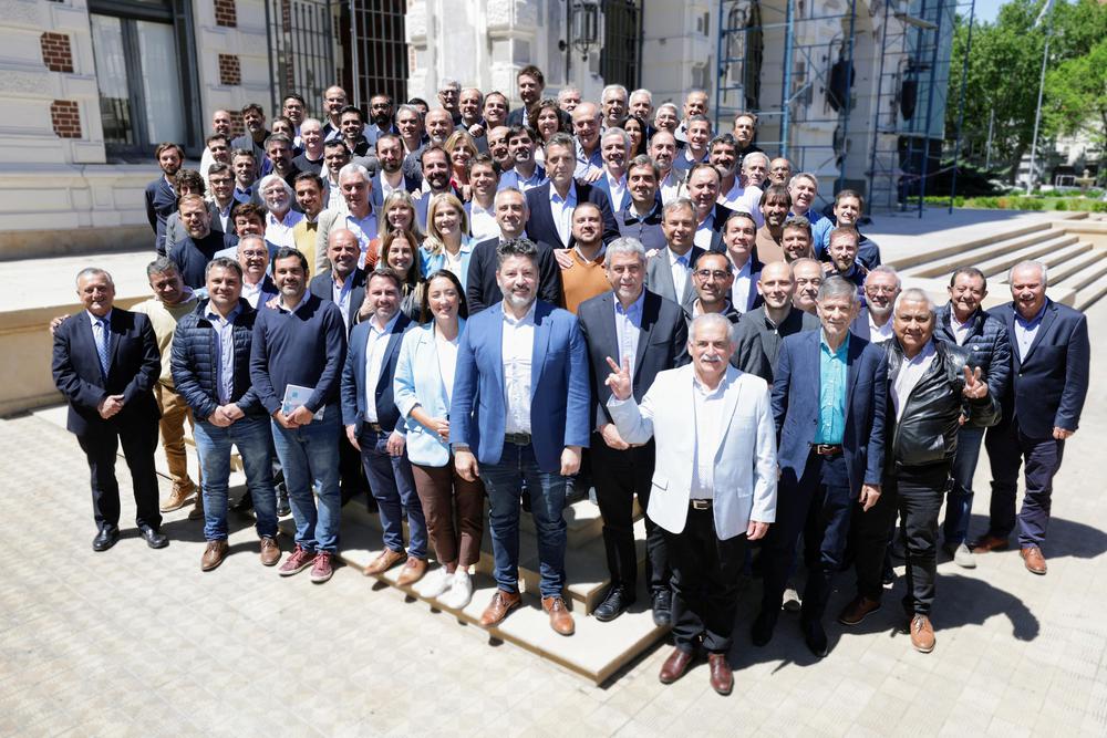 2023_10_25 AK_Reunión Massa_intendentes