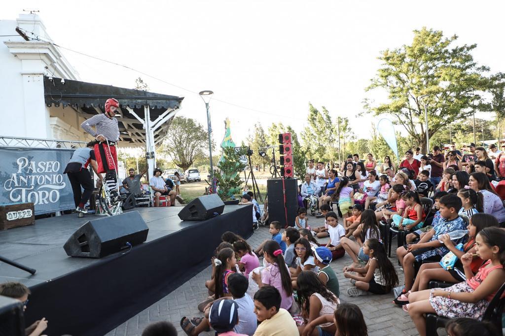 6d487792-5e80-45a0-b525-4d53ee60b564