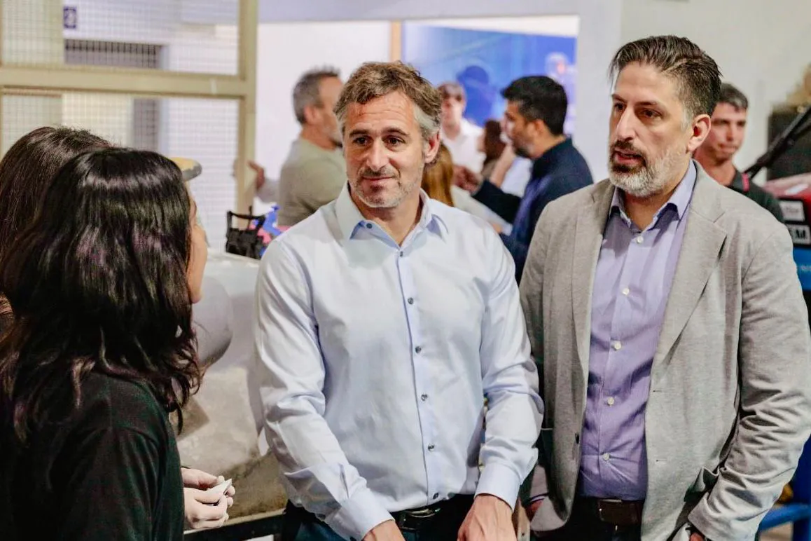 WhatsApp Image 2025-10-21 at 15.42.17 (1)