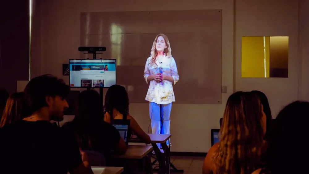 Docente-holograma-clase