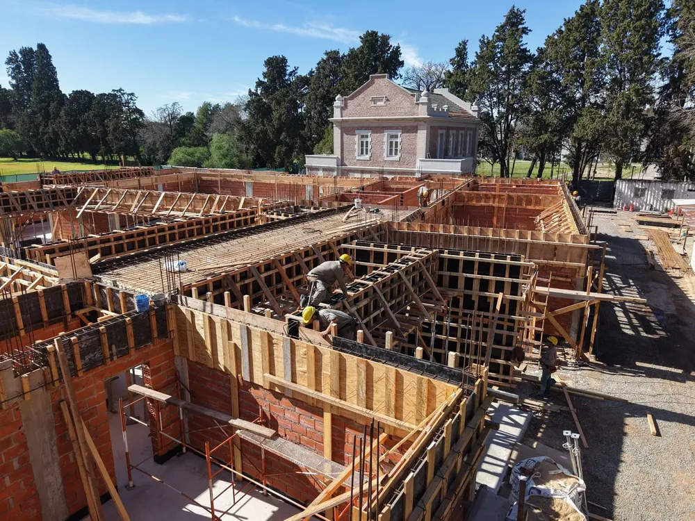 WhatsApp Image 2025-08-29 at 17.37.44