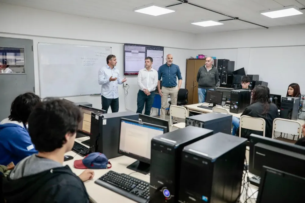 WhatsApp Image 2025-10-01 at 19.04.38