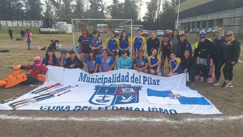 Encuentro con el colegio Elbio Fernandez, hockey 3