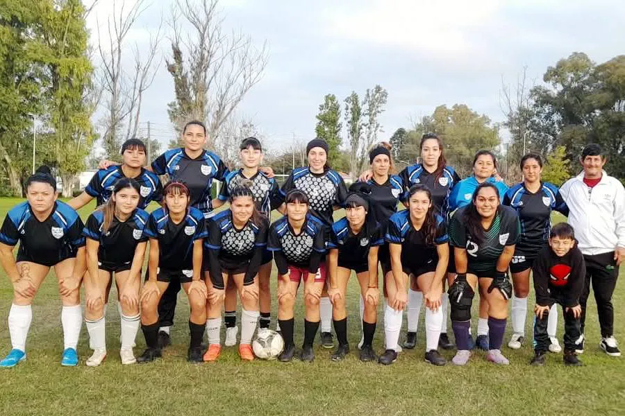 liga de fútbol femenino de pilar 4